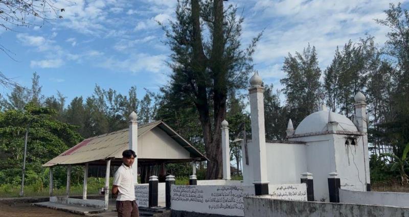 Surau Unik Tanpa Atap di Pantai Berkas  Bengkulu jadi Daya Tarik Wisata Religi