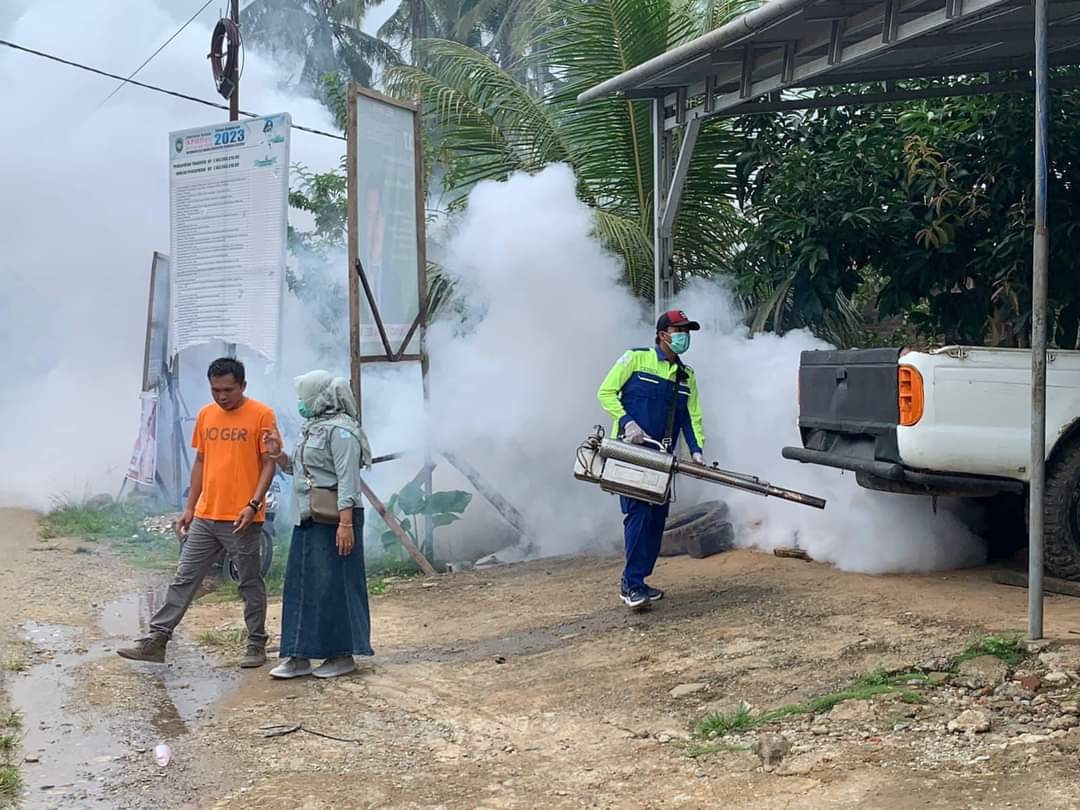 Tetap Waspada, Dinas Kesehatan Bengkulu Selatan Lakukan Foging di Daerah Rawan DBD