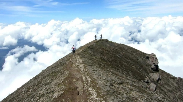 Ini Perlengkapan Wajib Dibawa Saat Berwisata di Gunung Agung Bali