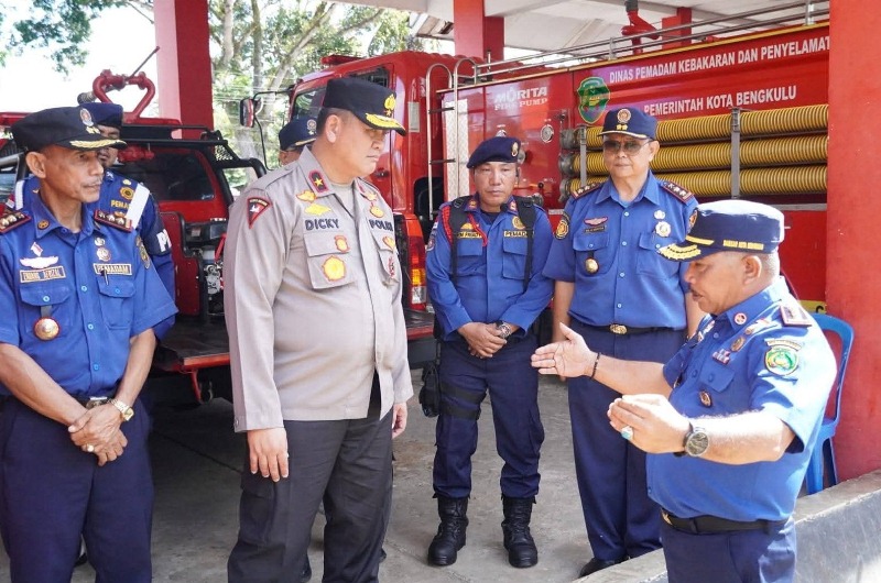 Wakapolda Pimpin Apel dan Cek Kesiapan Personel Damkar dan Penyelamatan Kota Bengkulu