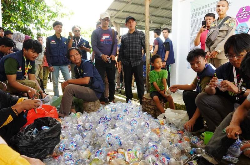 Walikota Bengkulu Minta  Setiap Kelurahan  Wajib Memiliki Bank Sampah