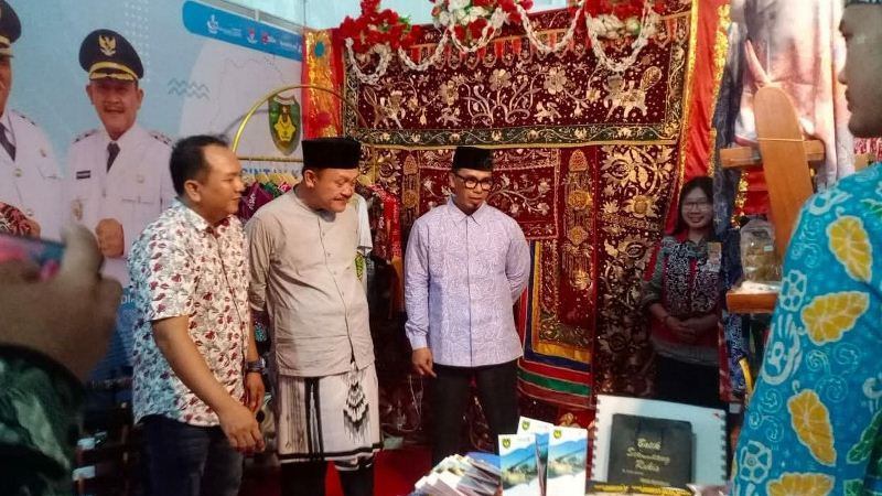 Dukung Potensi Lokal, Wakil Bupati  Dukung Stan Tabut Bengkulu Selatan