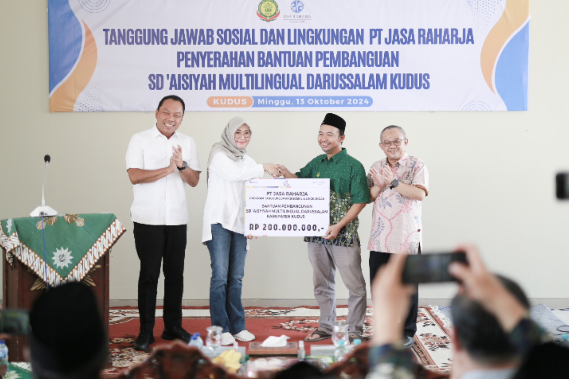 Dukung Pembangunan Bangsa, Jasa Raharja Serahkan Bantuan untuk Pembangunan SD Aisyiyah Multilingual Darussalam