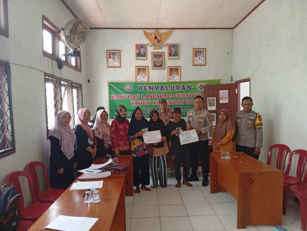 Salurkan BLT DD Tri Wulan III, Pemdes Air Palawan Tingkatkan Kesejahteraan 