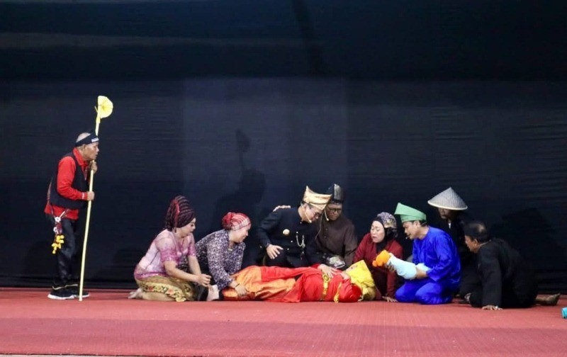 Ikut Berakting, Bupati Seluma Perankan Tokoh Patih Styanegara dalam Pentas Bangsawan Bengkulu