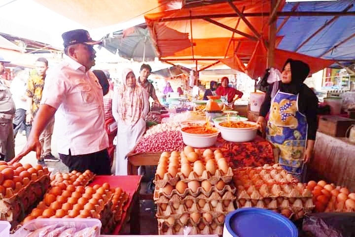  Bupati Mian Sidak Harga Sembako   di Pasar Purwodadi Arga Makmur