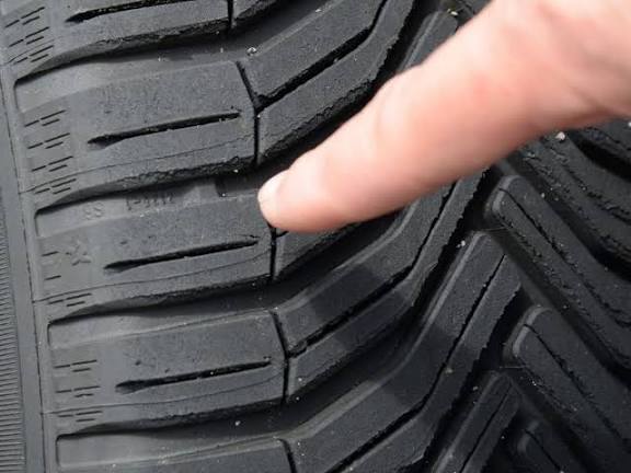 Umur Ban Mobil Perlu Diperhatikan, Jangan Tunggu Gundul Baru Diganti