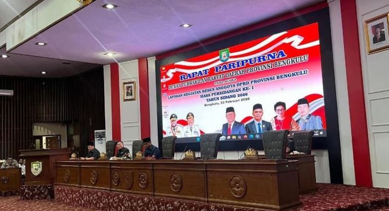 Sekda Provinsi Bengkulu Hadiri Rapat Paripurna DPRD, Dengarkan Laporan Hasil Reses