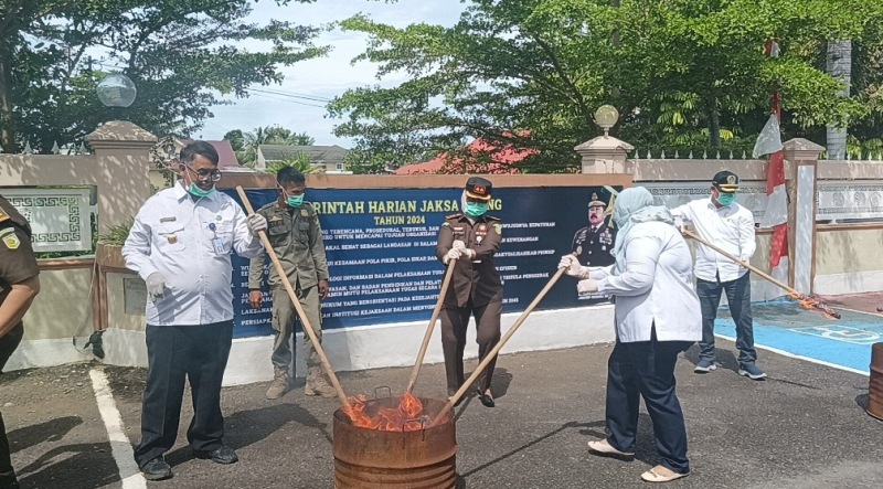 Kasus Narkotika Meningkat di Bengkulu Selatan, Kejari Musnahkan Barang Bukti