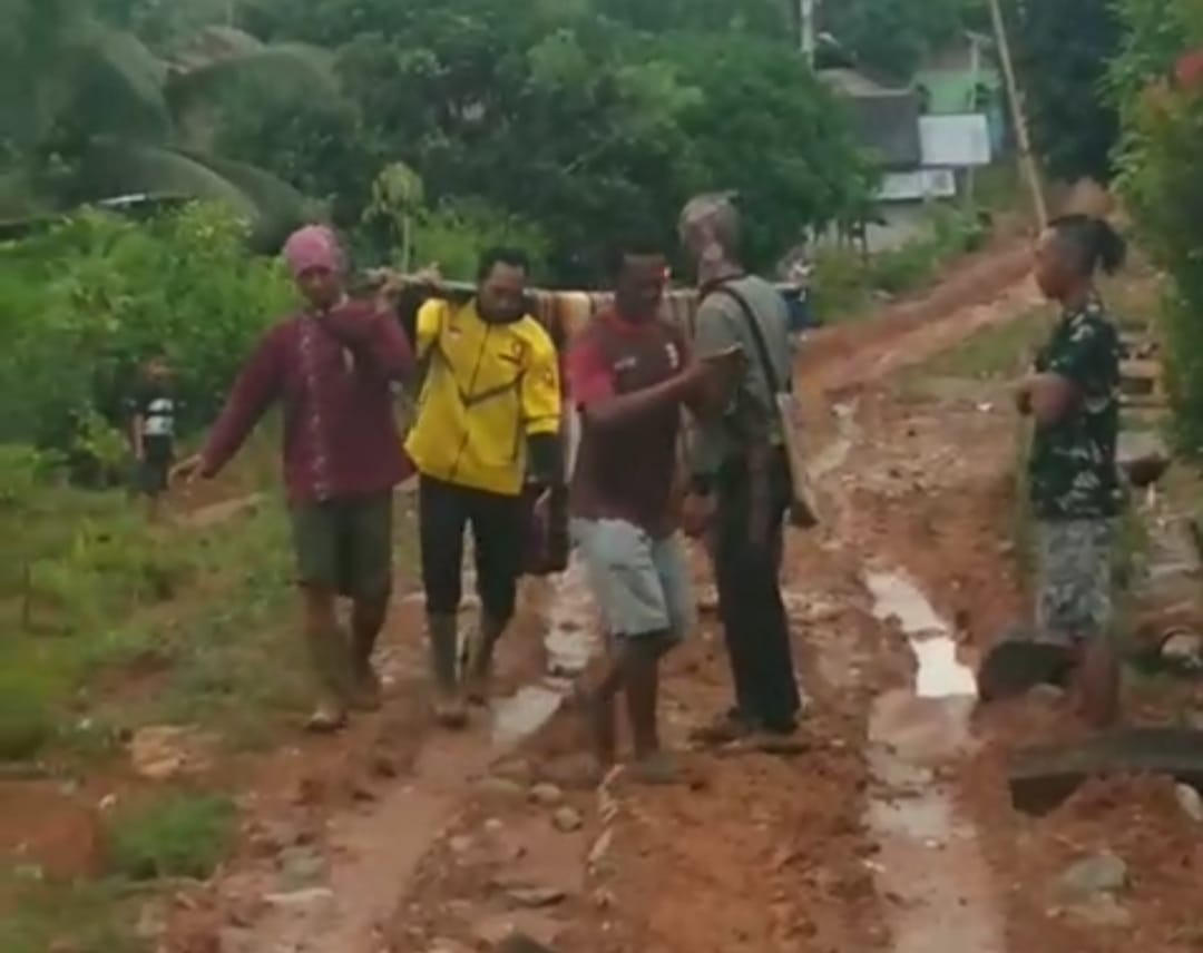 RSUD Kaur Layani Dengan Baik dan Maksimal, Pasien Pendarahan yang ditandu kain sepanjang 5 KM 