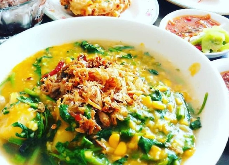 Begini Caranya Membuat  Bubur Ayam Manado