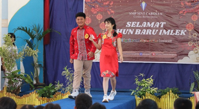 Meriah, Siswa SMP Sint Carolus Kota Bengkulu Rayakan Imlek