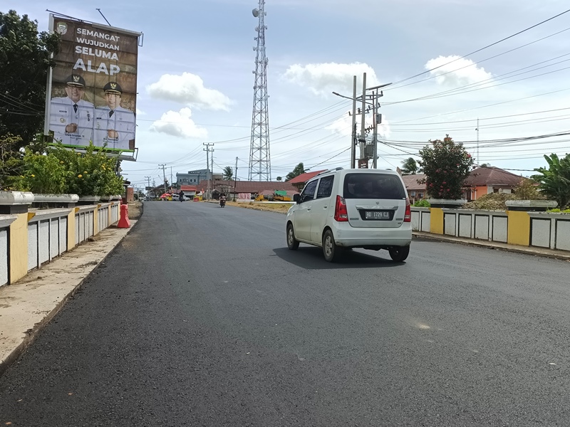 Jalan Merdeka Tais Sudah Mulus