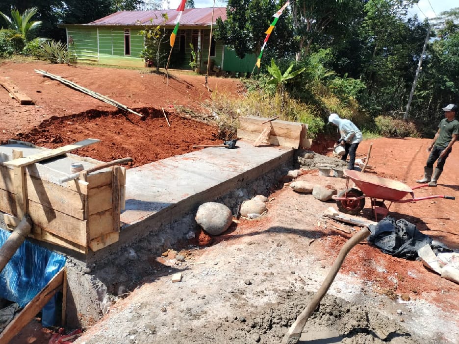 Pembangunan Plat Diuker Desa Tanjung Aur Hampir Tuntas, Untuk Meningkatkan Infrastruktur Jalan