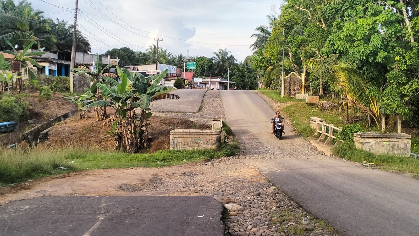 Warga Desa Kota Praja dengan Desa Agung Jaya Senang Pemkab Bangun Jembatan Jalan Dua Jalur SP6 Mukomuko