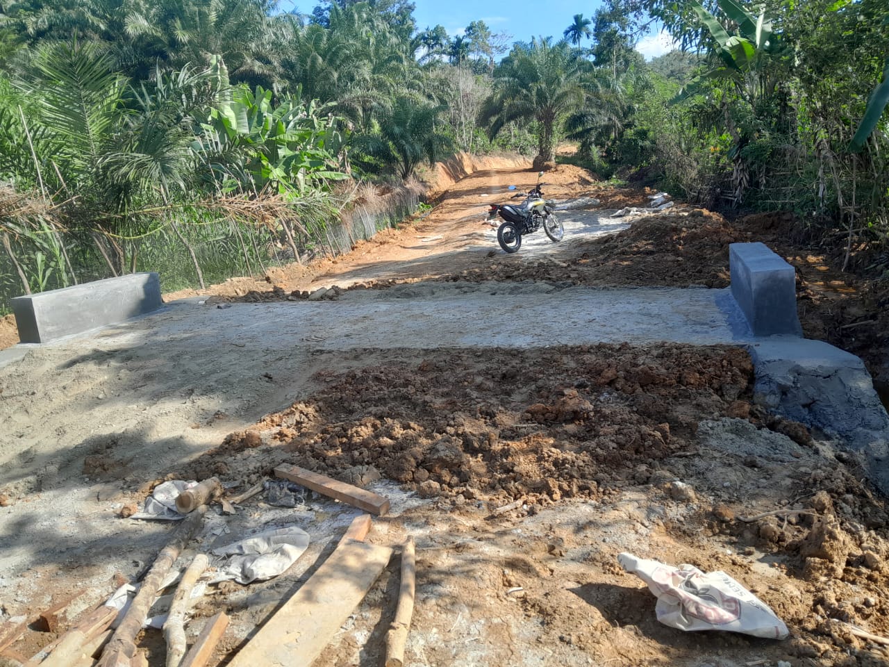 Program TMMD Ke-124 Kodim 0408/BS,Pembuatan Plat Decker Sudah Selesai