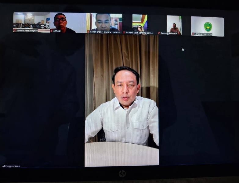 Meski Bertugas di Singapura,  Walikota Bengkulu Terus  Monitoring Organisasi Perangkat Daerah