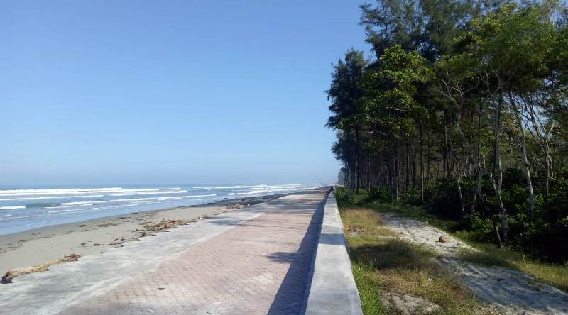  Wali Kota Bengkulu Terima SK Hak Kelola Pantai Panjang 