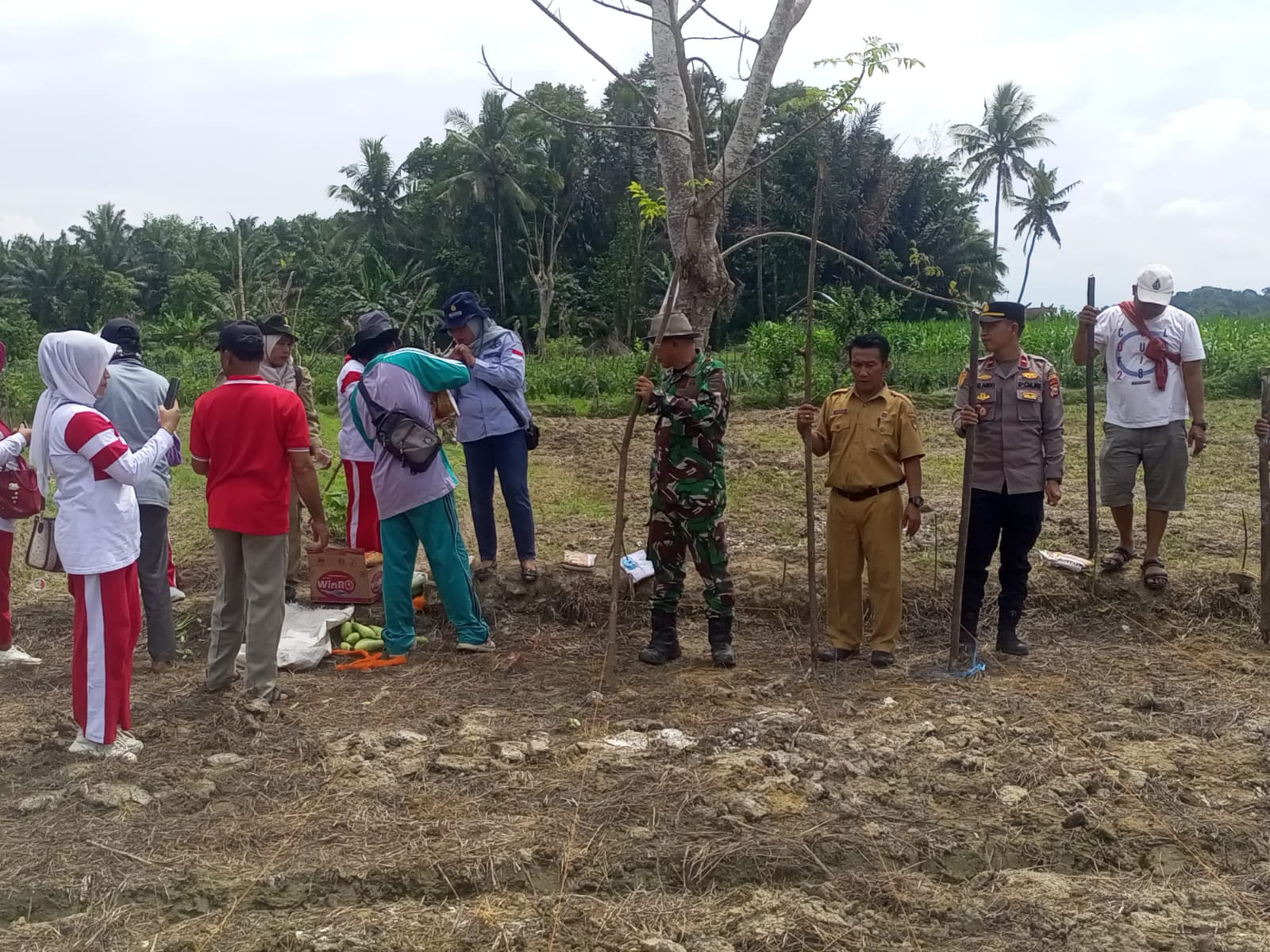 Pemdes Gunung Sakti Laksanakan Program Sadesahe