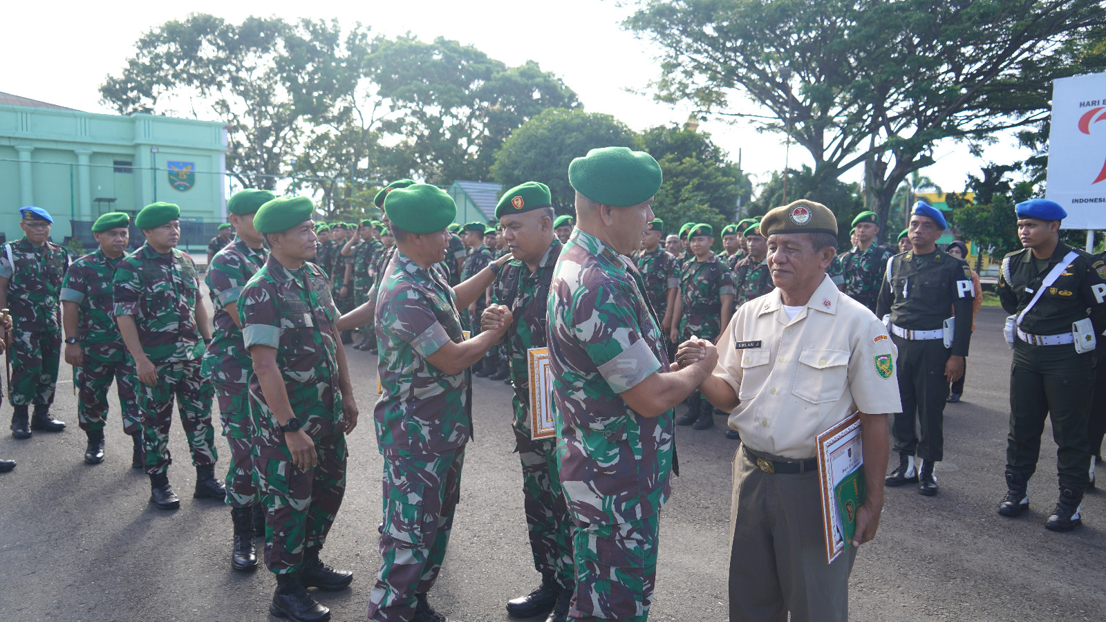 Terimakasih, Korem 041/Gamas Lepas Prajurit dan PNS Purna Tugas dengan Penuh Kehormatan