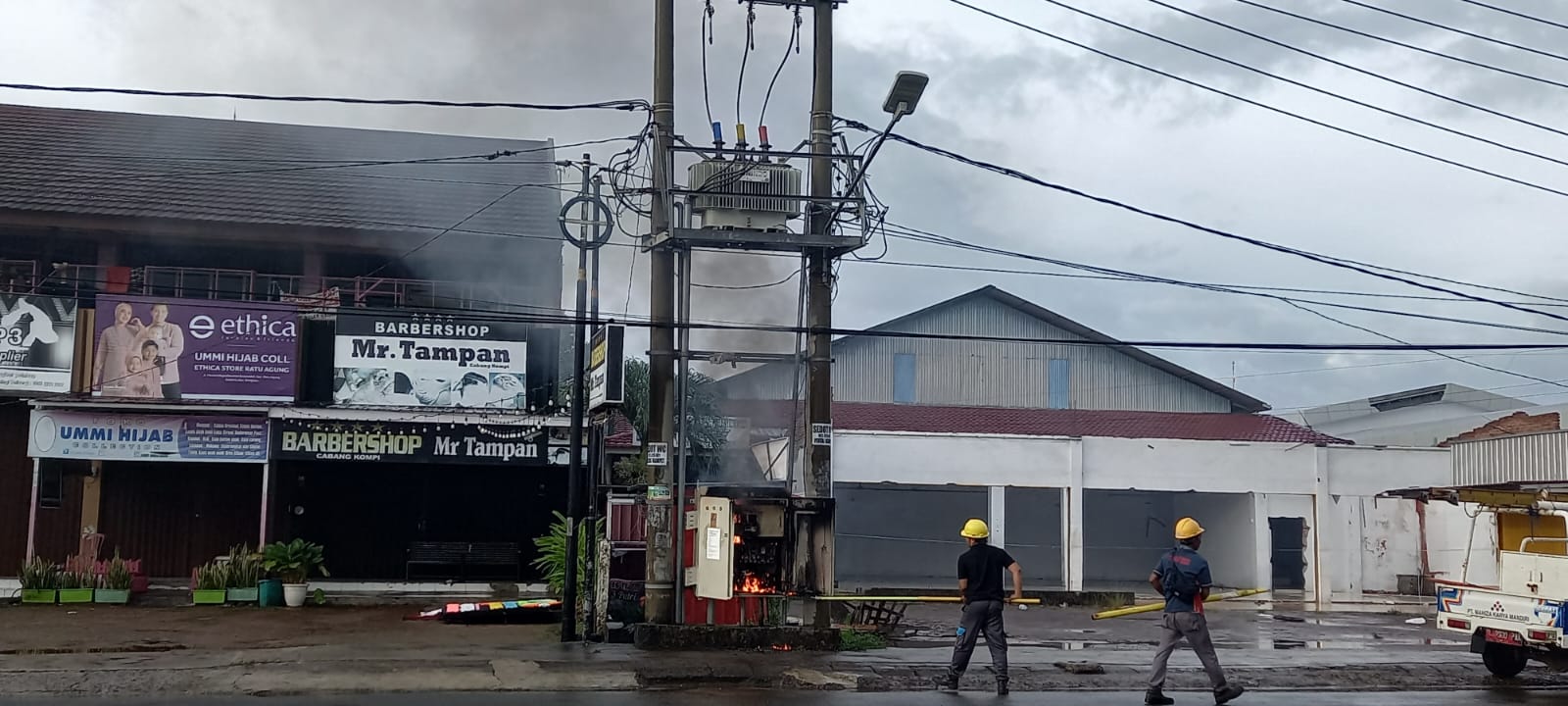 Ini Dia Penyebab Gardu PLN Meledak dan Terbakar di Sawah Lebar