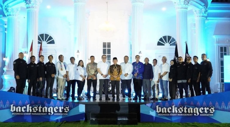 Walikota dan Wakil Walikota  Bengkulu Hadiri Gala Dinner dan Pelantikan Backstagers