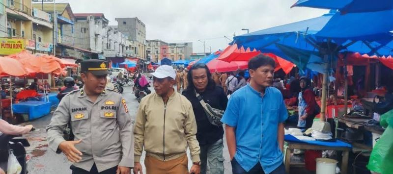 Pedagang yang Berjualan di Trotoar Diminta Masuk Semua ke Dalam Pasar Panorama