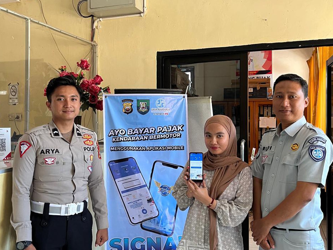 Jasa Raharja dan Unit Regident Samsat Mukomuko Sosialisasi Aplikasi Samsat Digital Nasional