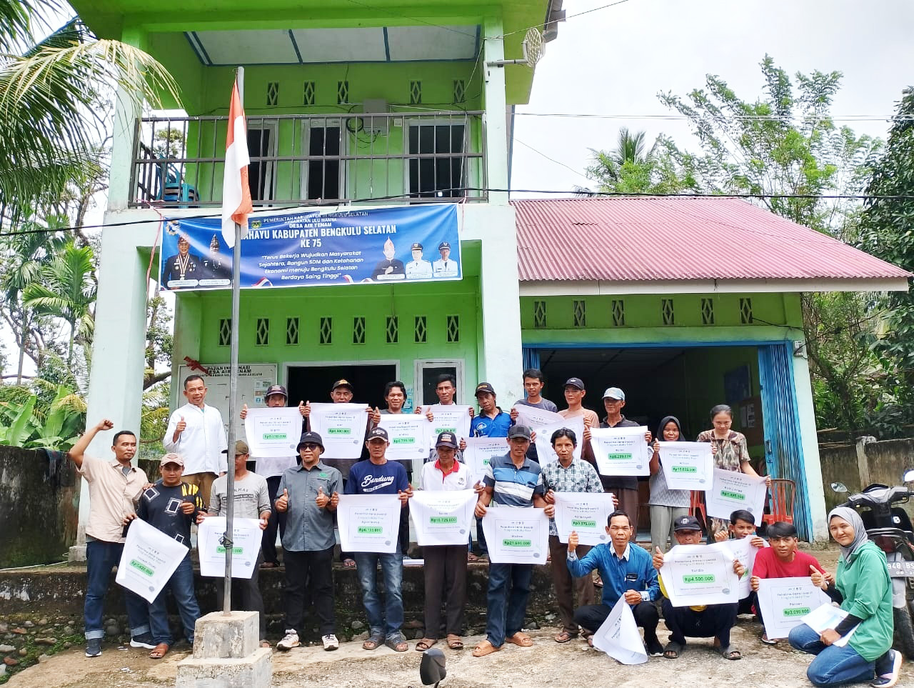 26 Petani di Bengkulu Selatan Merasakan Manfaat Program Baby Tree dan Terima Insentif Rp 144 Juta