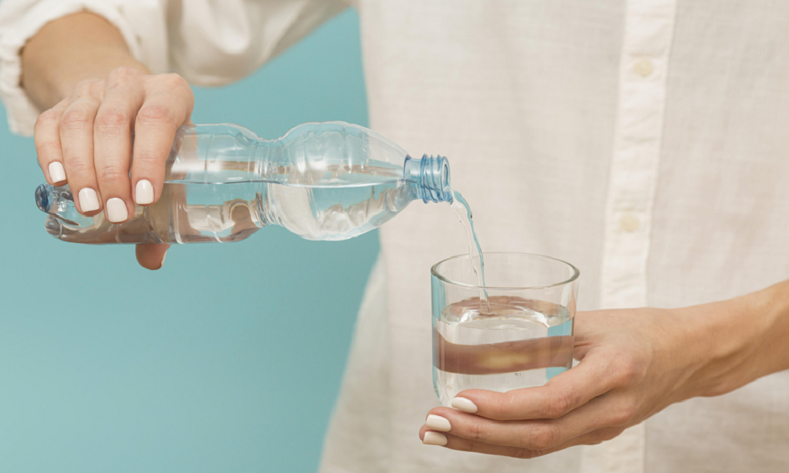 Banyak Sekali Manfaatnya Kalau Kita Rutin Minum Air Putih 8 Gelas   per Hari 
