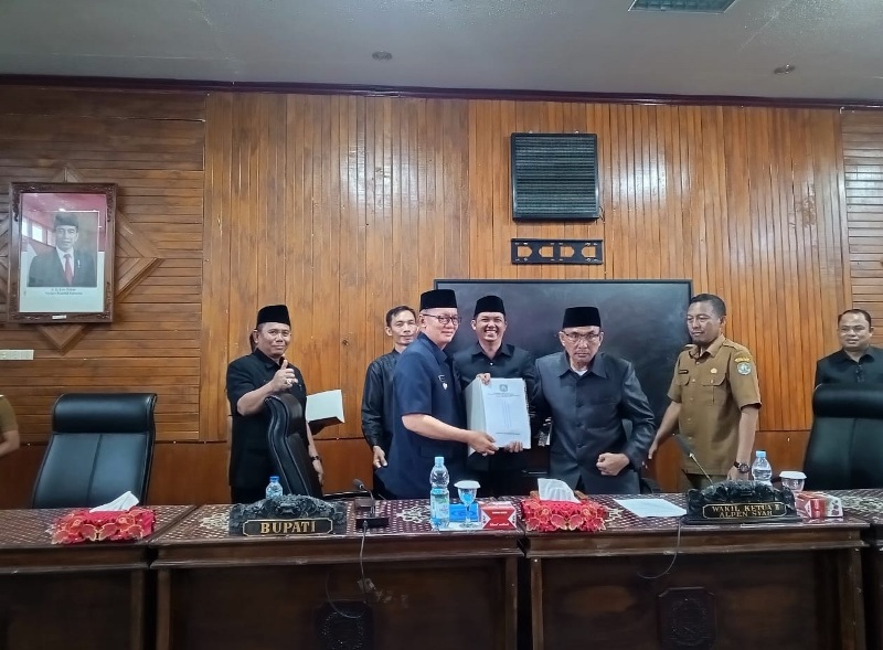 Dalam Rapat Paripurna, KUA PPAS APBD P Kabupaten Kaur Tahun 2024 Disetujui