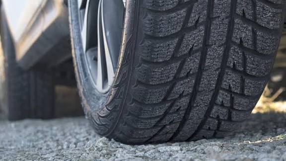 Cara Mengetahui Umur Ban Mobil dengan Mudah dan Akurat
