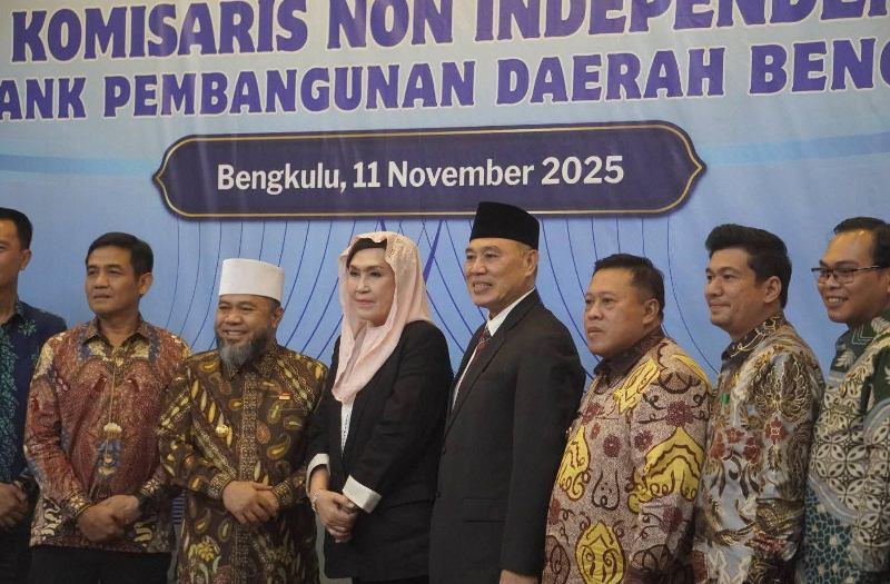  Bupati Bengkulu Utara Hadiri Pelantikan Komisaris Non Independen Bank Bengkulu