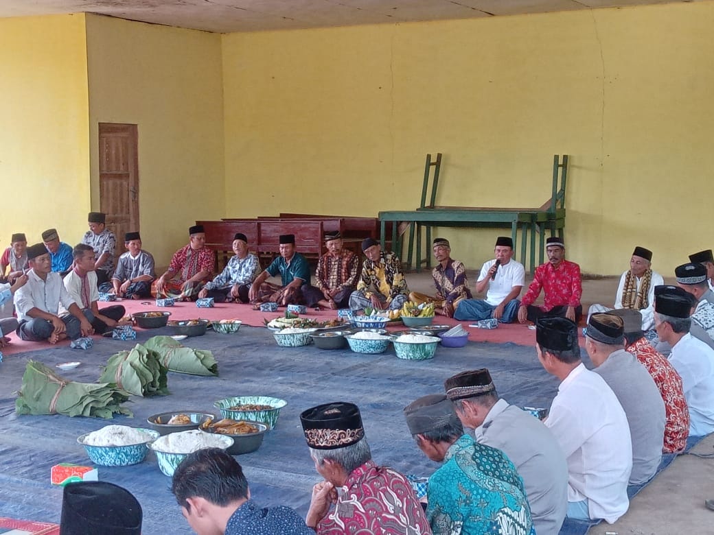 Desa Srikaton Gelar Kenduri Bersih Dusun dan Pementasan Wayang Kulit