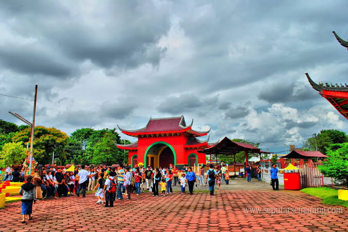 Mengenal Sam Poo Kong, Tempat Wisata Religi Warga Konghucu di Semarang, banyak spot foto yang indah 