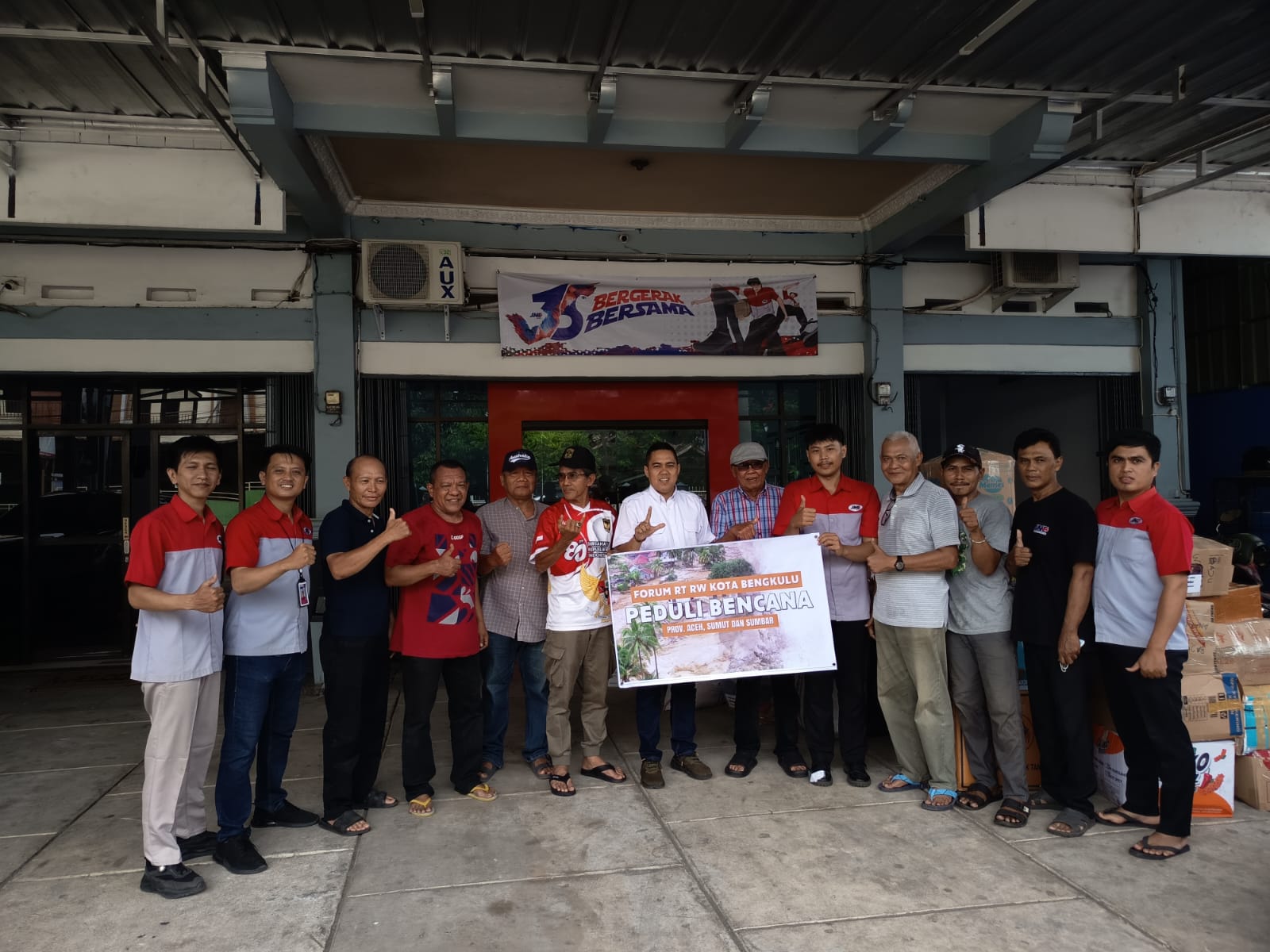 Forum RT/RW Bengkulu Kumpulkan 310 Coli Bantuan untuk Korban Bencana Sumatera