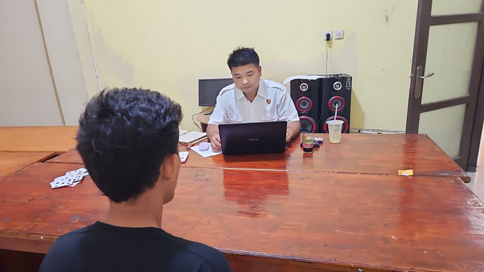 Heboh Laporan Warga! Polisi Amankan Dua Pria Diduga Bawa Kabur Istri Orang ke Bengkulu Selatan