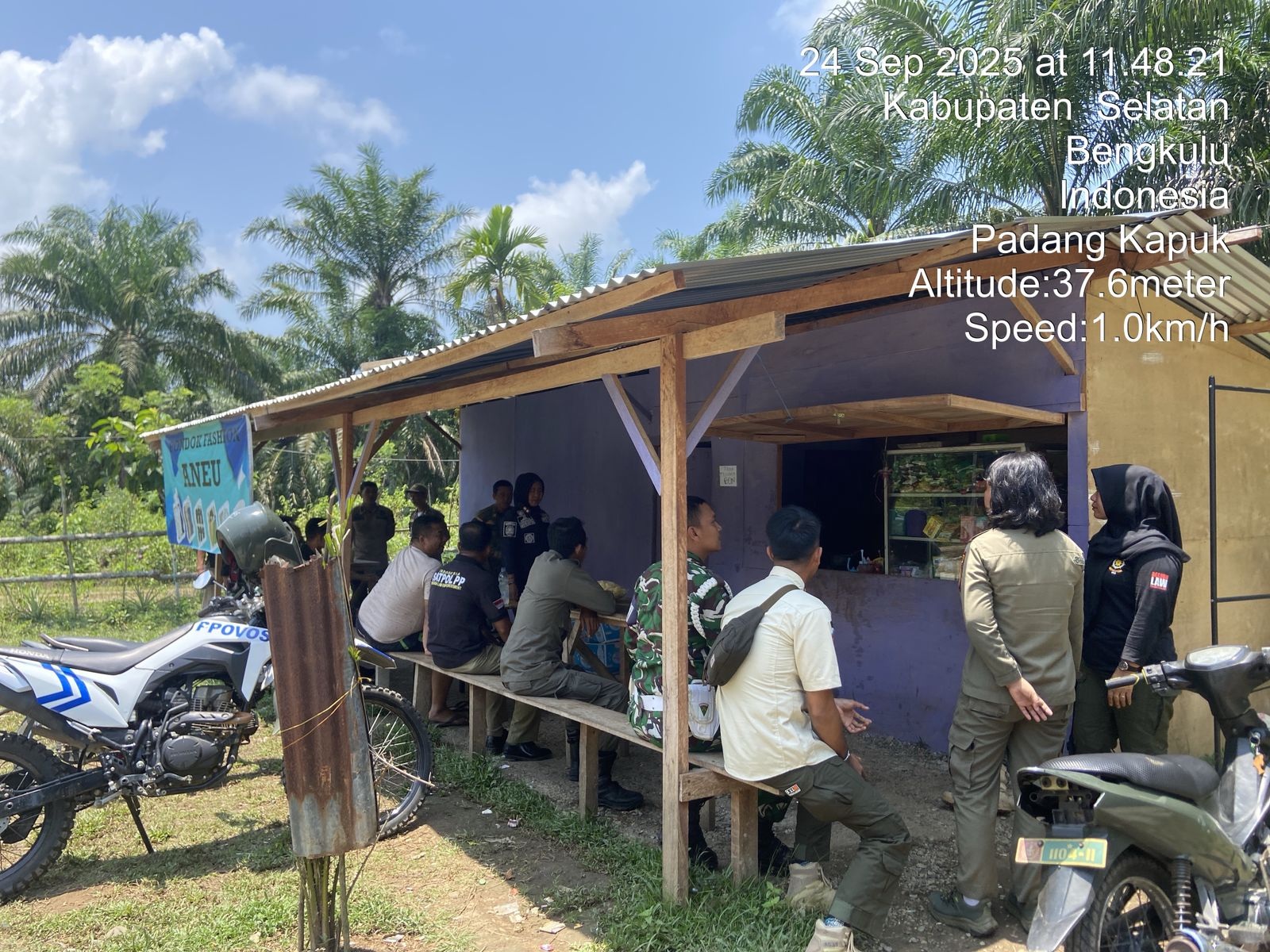 Satpol PP Damkar BS Ingatkan Warem 