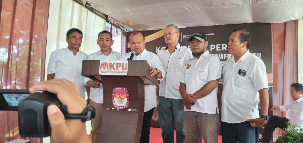 Loyalis Antar Patrice Rio Capella Daftar DPD RI ke KPU Provinsi Bengkulu