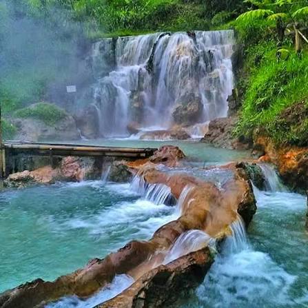Rekomendasi Tempat Pemandian Air Panas di Bandung 