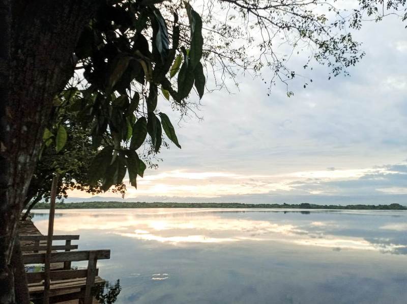Fajar di Danau Dendam Tak Sudah, Simfoni Alam Yang Membuat Hati Tenang