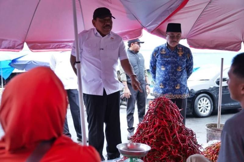 Sidak di Pasar Panorama, Wagub Mian Temukan Ada Kenaikan   Harga Bahan Pokok
