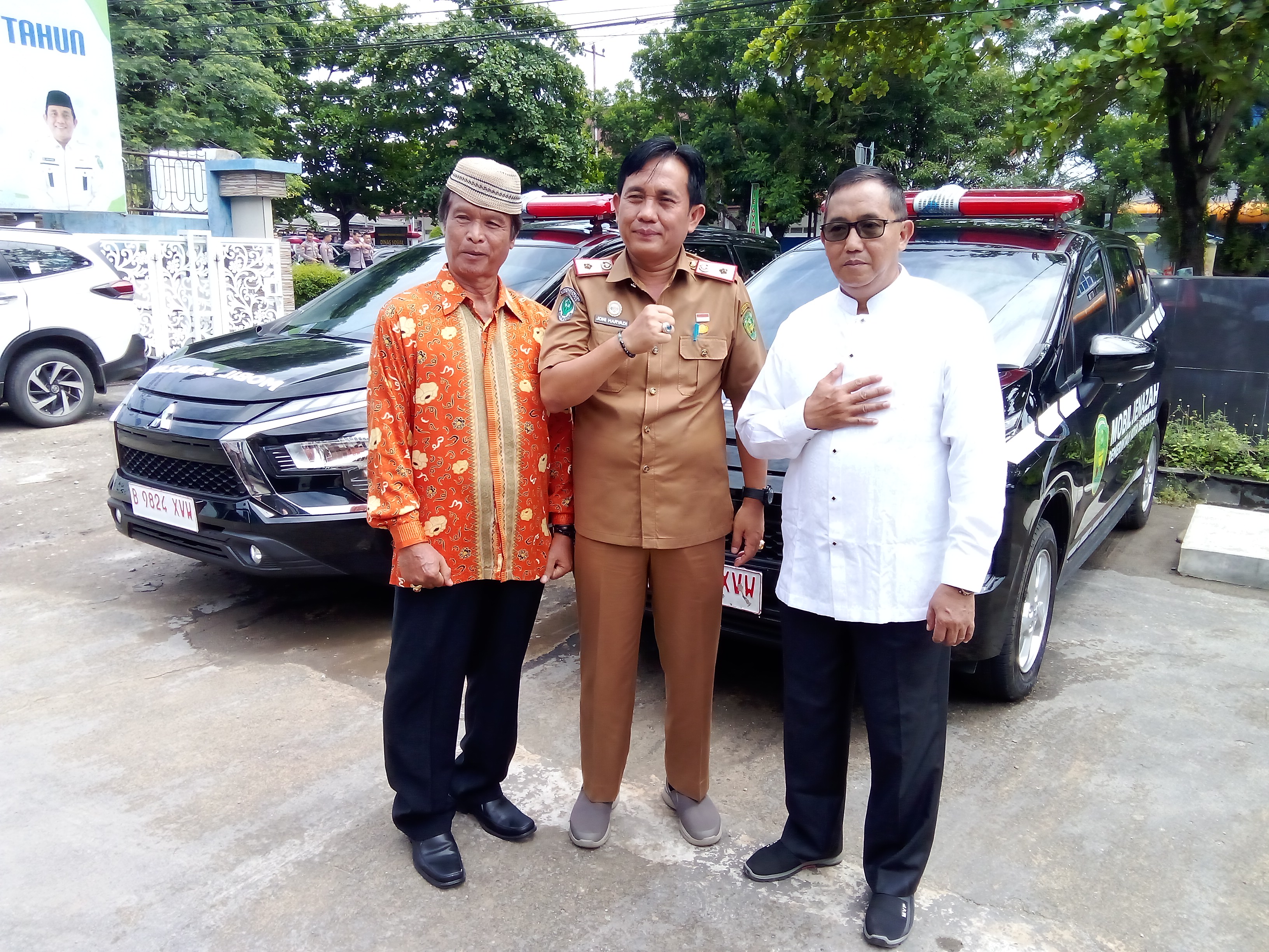 Pemuda Batak Bersatu Terima 1 Unit Mobil Ambulans dari Dana Aspirasi Ronny Tobing 