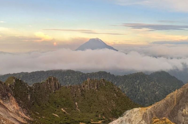 Indahnya Panorama Alam Gunung Sibayak