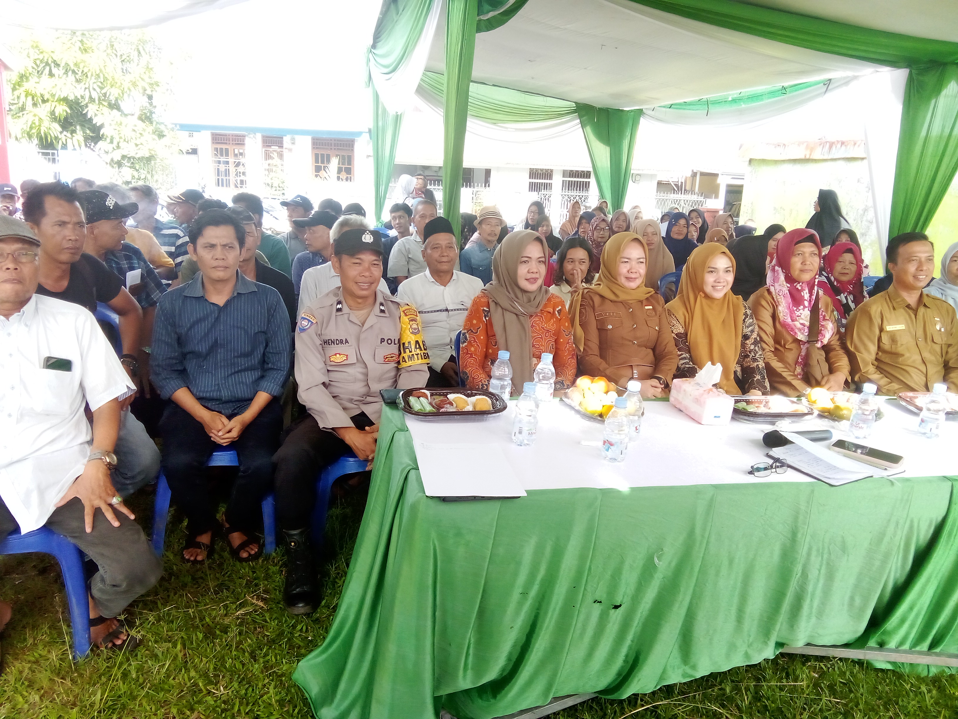 Warga Sampaikan Keluhan Infrastruktur dalam Reses Anggota DPRD Erni Novita