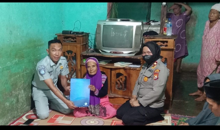 Jasa Raharja Serahkan Santunan pada Ahli Waris Pejalan Kaki Korban Laka Lantas di Desa Perbo, Kerkap, Bengkulu