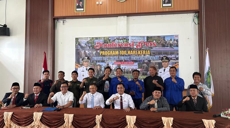  Bupati dan Wabup Bengkulu Tengah Paparkan Keberhasilan Program 100 Hari Kerja