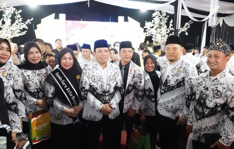 Walikota Bengkulu  Hadiri Peringatan Ulang Tahun PGRI 