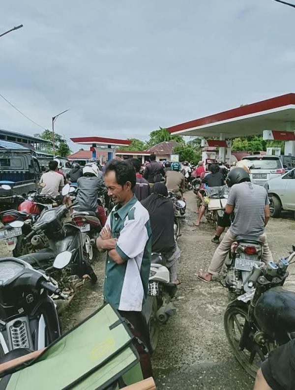 Antrean BBM di SPBU Seluma Masih Banyak dari Kalangan Pengunjal
