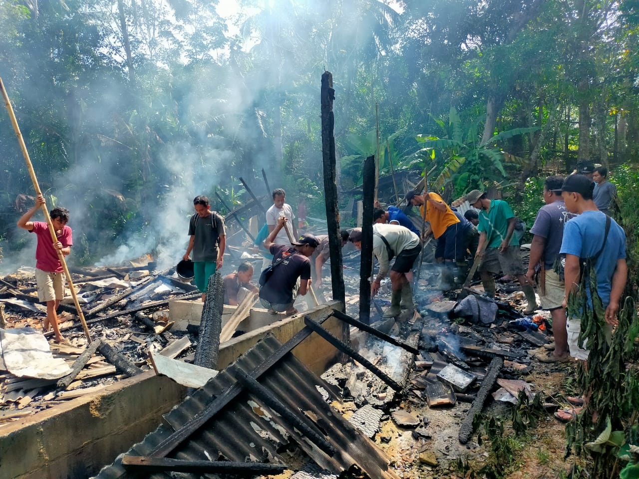 Ditaksir Rugi Rp 100 Juta, Rumah   Warga Bukit Makmur Ludes 